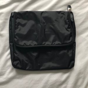 Black travel bag.